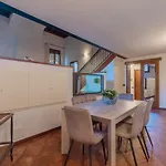 Apartamento Guesthost - Exclusive Duplex In The Center X9!