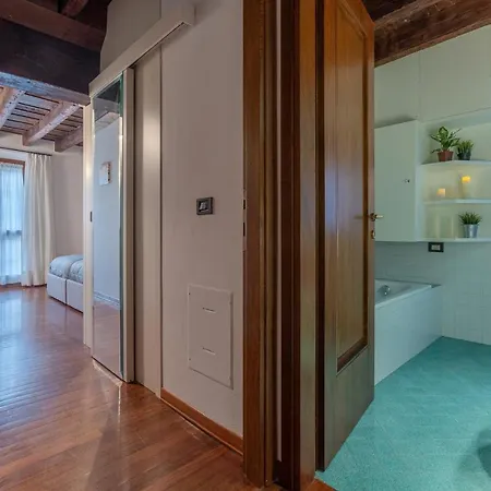 Appartement Guesthost - Exclusive Duplex In The Center X9! Ferrara