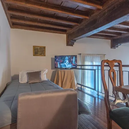 Appartement Guesthost - Exclusive Duplex In The Center X9! Ferrara