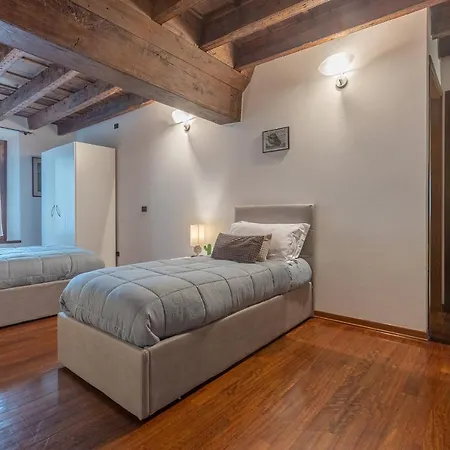 Exclusive Duplex In The Center X9! * Ferrara