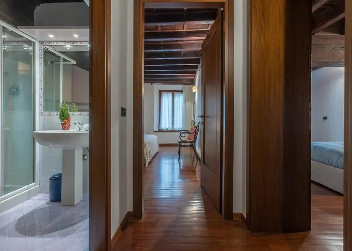 Guesthost - Exclusive Duplex In The Center X9! * Ferrara