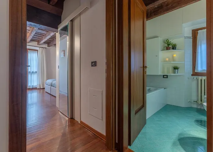 アパート Guesthost - Exclusive Duplex In The Center X9! フェラーラ