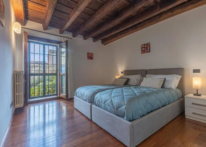 Guesthost - Exclusive Duplex In The Center X9! Apartman