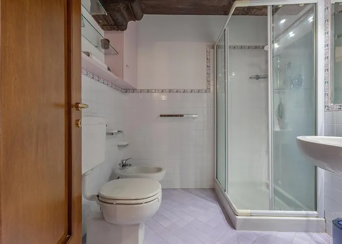 Guesthost - Exclusive Duplex In The Center X9! アパート フェラーラ