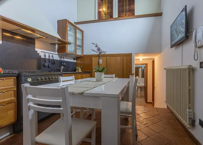 アパート Guesthost - Exclusive Duplex In The Center X9! *