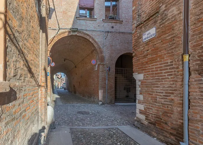 Guesthost - Exclusive Duplex In The Center X9! Apartman *